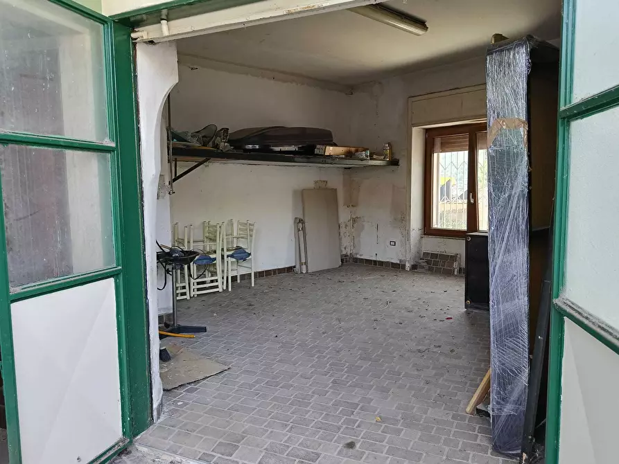 Immagine 33 di Pentalocale in vendita  in Via Giuseppe Vitale 64 a Cava De' Tirreni