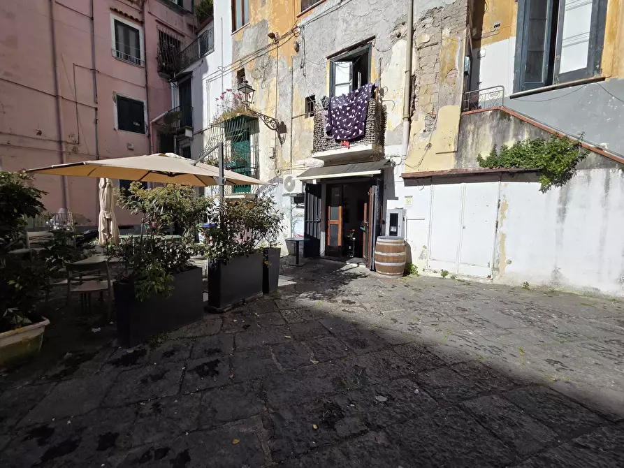 Immagine 12 di Attività commerciale in vendita  in Vicolo Piantanova 3 a Salerno