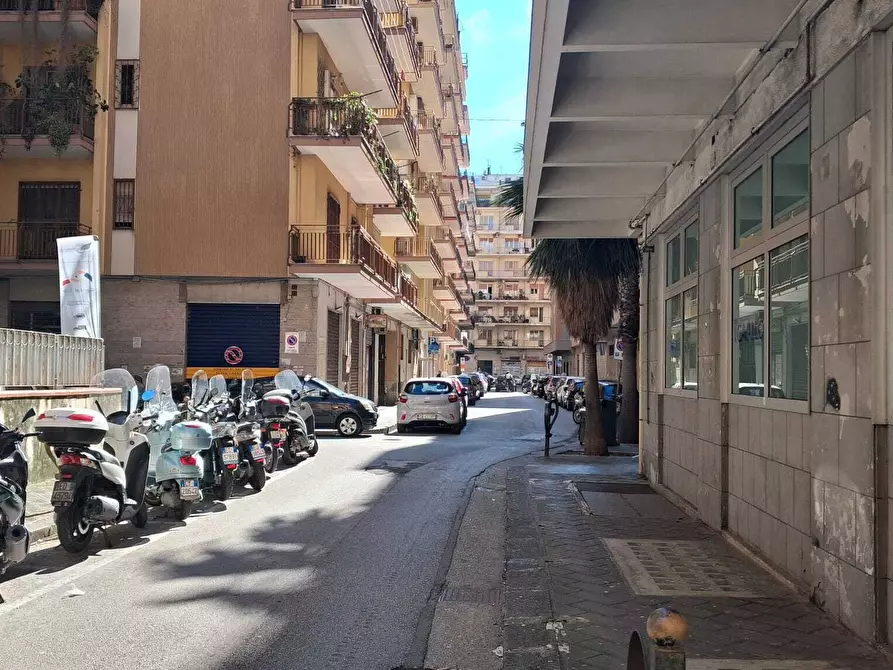 Immagine 3 di Garage in vendita  in Via Generale Adalgiso Amendola a Salerno