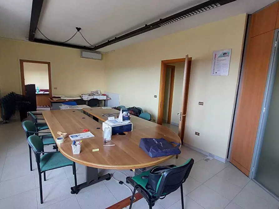 Immagine 11 di Ufficio in vendita  in Via Sabato Visco 24a a Salerno