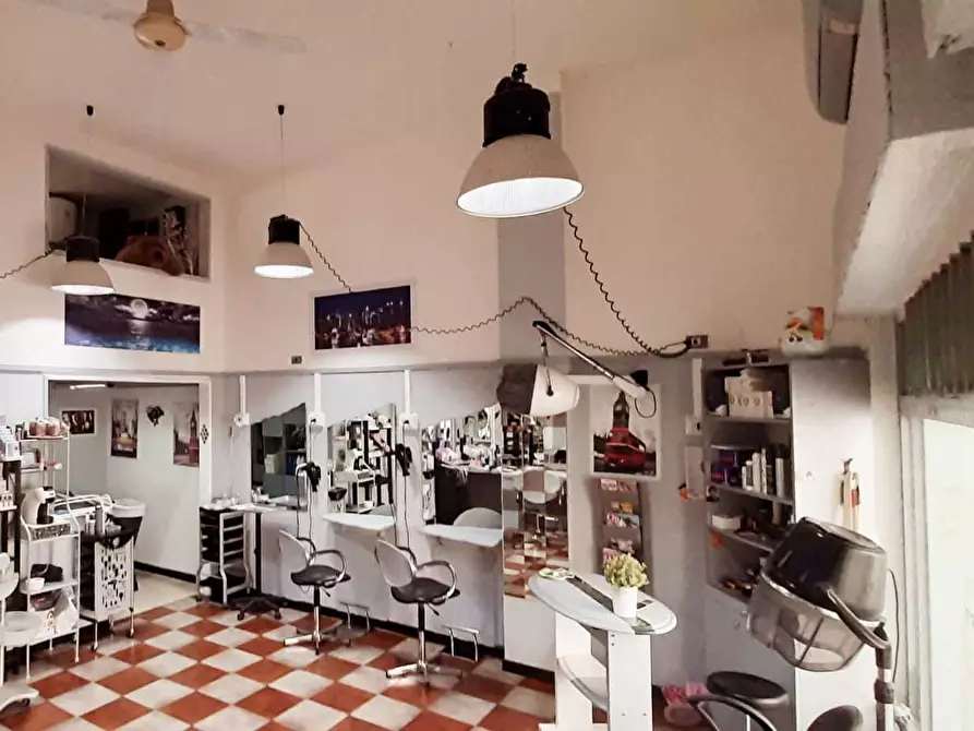 Immagine 6 di Attività commerciale in vendita  in Via della Quercia 17 a Pellezzano