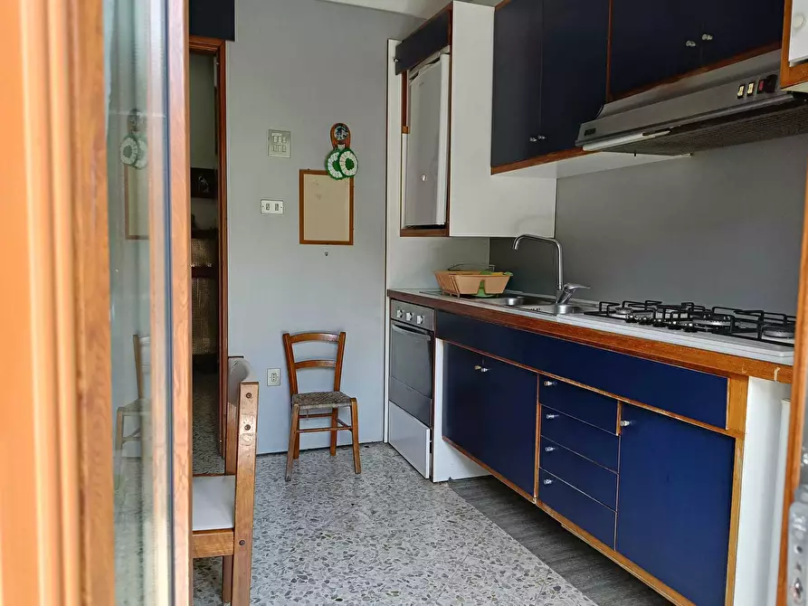 Immagine 12 di Pentalocale in vendita  in Via Giuseppe Vitale 64 a Cava De' Tirreni