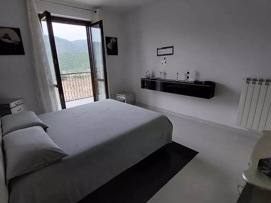 Immagine 19 di Villetta a schiera in vendita  in Via Parrocchia 33 a Baronissi