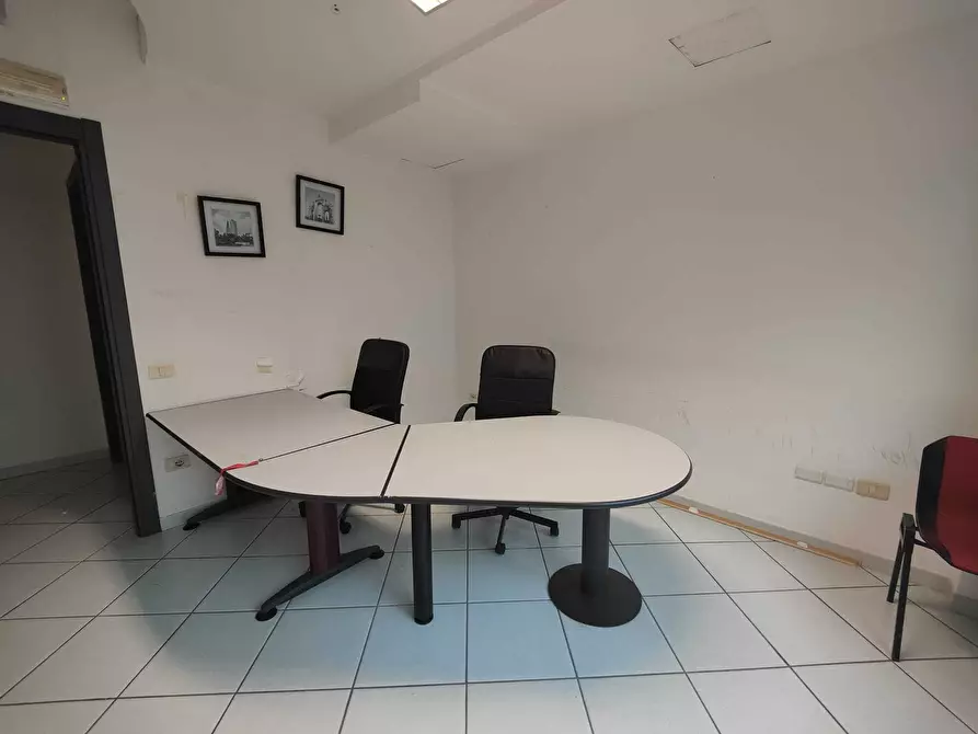 Immagine 6 di Ufficio in vendita  in Via San Leonardo 52 a Salerno