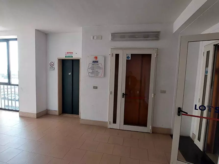Immagine 23 di Ufficio in vendita  in Via Sabato Visco 24a a Salerno