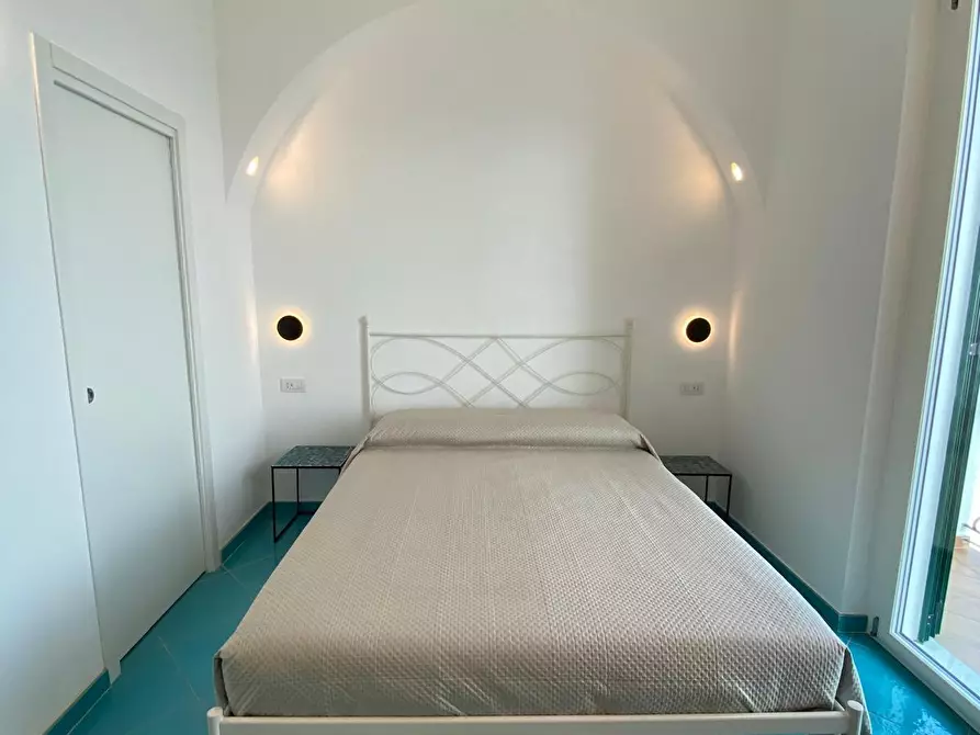 Immagine 26 di Pentalocale in vendita  in Via Mauro Comite 8 a Amalfi