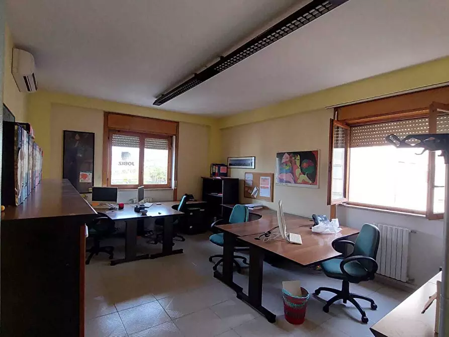 Immagine 8 di Ufficio in vendita  in Via Sabato Visco 24a a Salerno