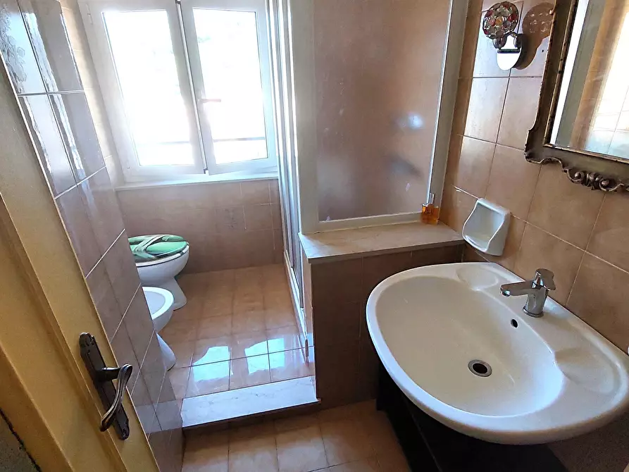 Immagine 25 di Bilocale in vendita  a Genova