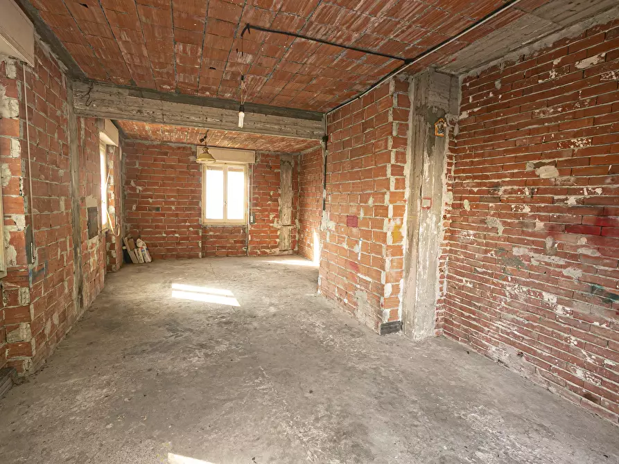 Immagine 26 di Pentalocale in vendita  in via Brodolini 13 a Sant'olcese