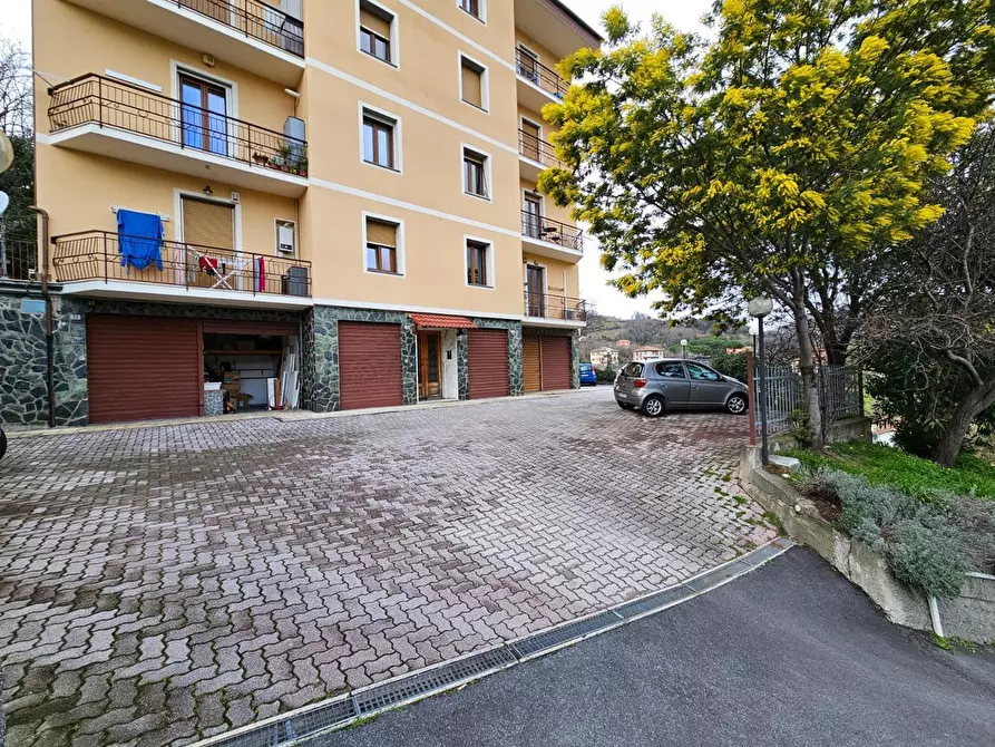 Immagine 41 di Pentalocale in vendita  in Via Benedetto da Cesino 38A a Genova