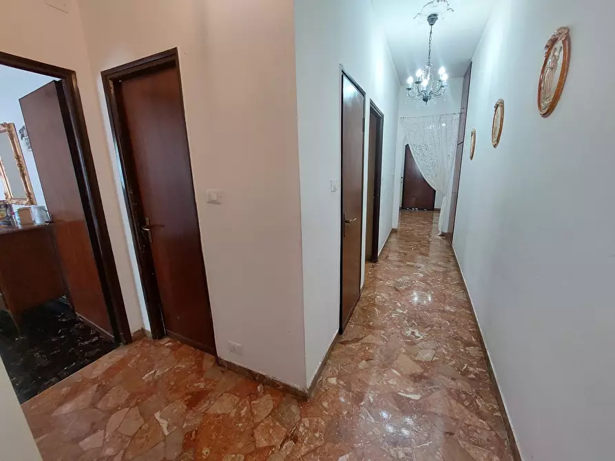 Immagine 25 di Trilocale in vendita  a Serra Riccò