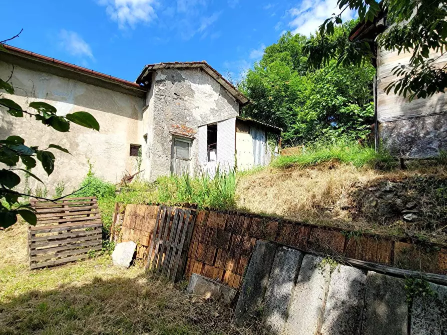 Immagine 23 di Pentalocale in vendita  in Via Campi 7 a Serra Riccò