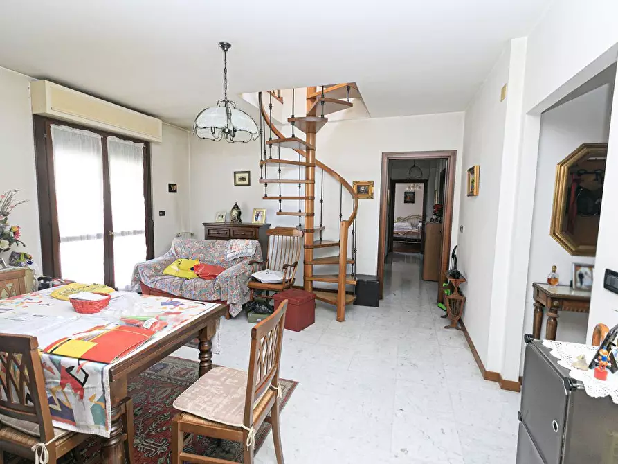 Immagine 14 di Attico in vendita  in Via Morego 55 a Genova