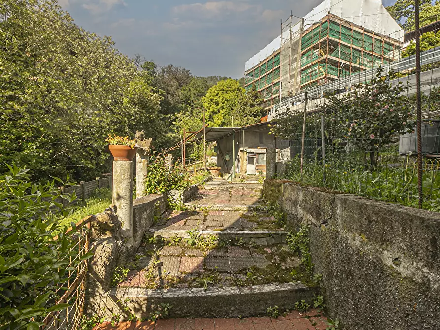 Immagine 27 di Pentalocale in vendita  in via Brodolini 13 a Sant'olcese