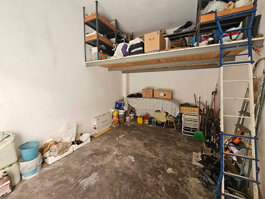 Immagine 5 di Garage in vendita  in Via Alcide De Gasperi 16 a Campomorone