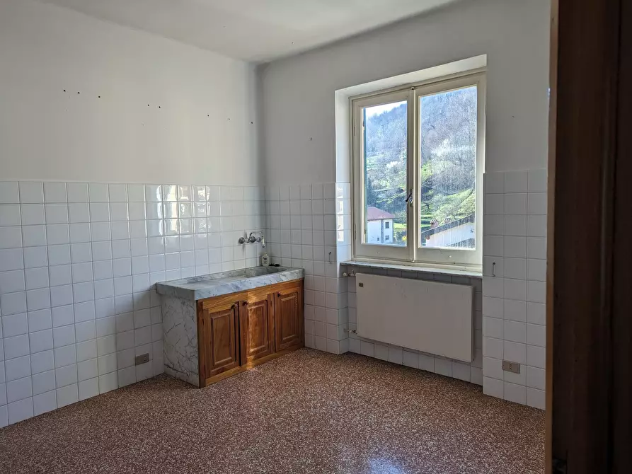 Immagine 28 di Quadrilocale in vendita  in Via Padre Francesco Borghero 33 a Ronco Scrivia