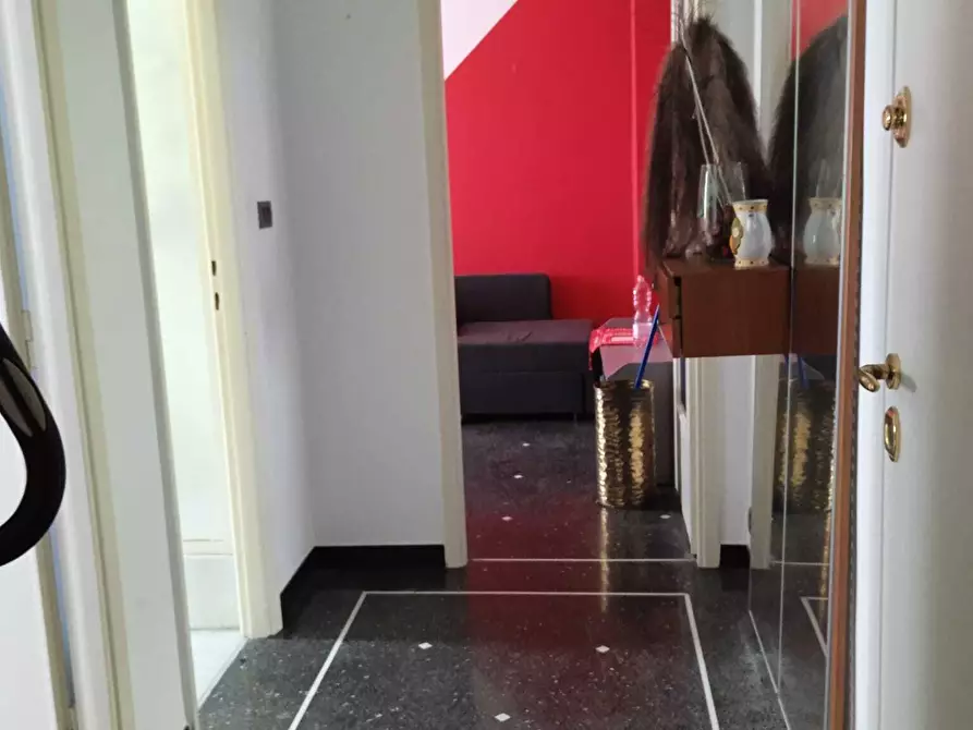Immagine 2 di Bilocale in vendita  in Via Pierino Negrotto Cambiaso 4B a Genova