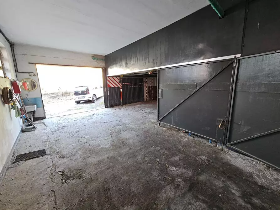 Immagine 10 di Garage in vendita  in Via Domenico Carli 54 a Serra Riccò