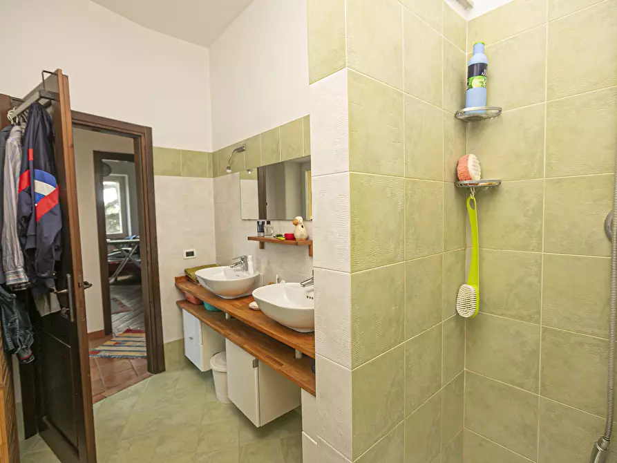 Immagine 30 di Villa in vendita  in Via privata Scanduè 23 a Serra Riccò