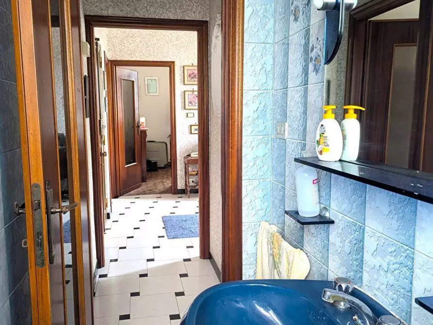 Immagine 28 di Trilocale in vendita  in Via Natale Gallino 76A a Genova