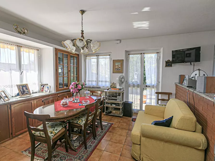 Immagine 7 di Pentalocale in vendita  in Via Costigliolo a Mignanego