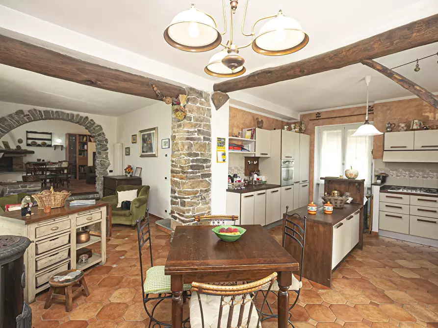 Immagine 7 di Villa in vendita  in Via privata Scanduè 23 a Serra Riccò