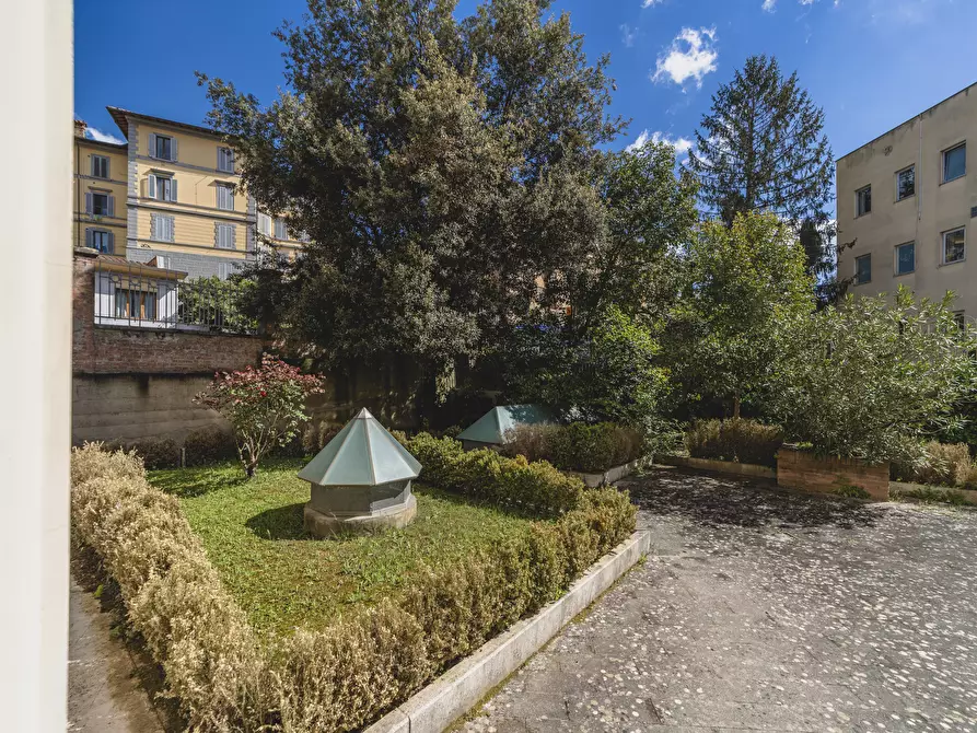 Immagine 16 di Bilocale in vendita  in Viale Nazario Sauro 5 a Siena