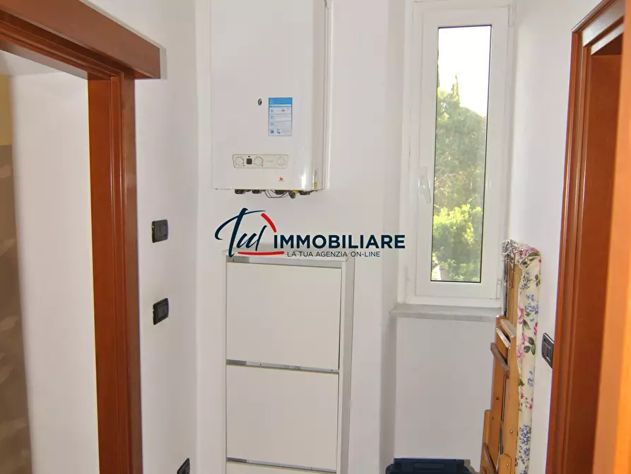 Immagine 11 di Trilocale in vendita  in Piazza Gavi 5 a Livorno