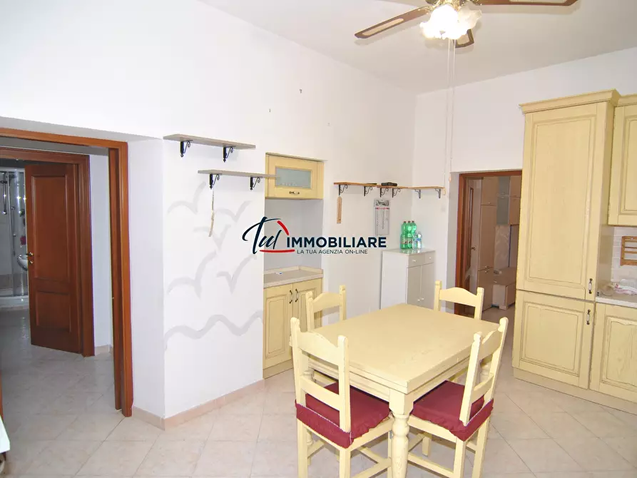 Immagine 7 di Trilocale in vendita  in Piazza Gavi 5 a Livorno