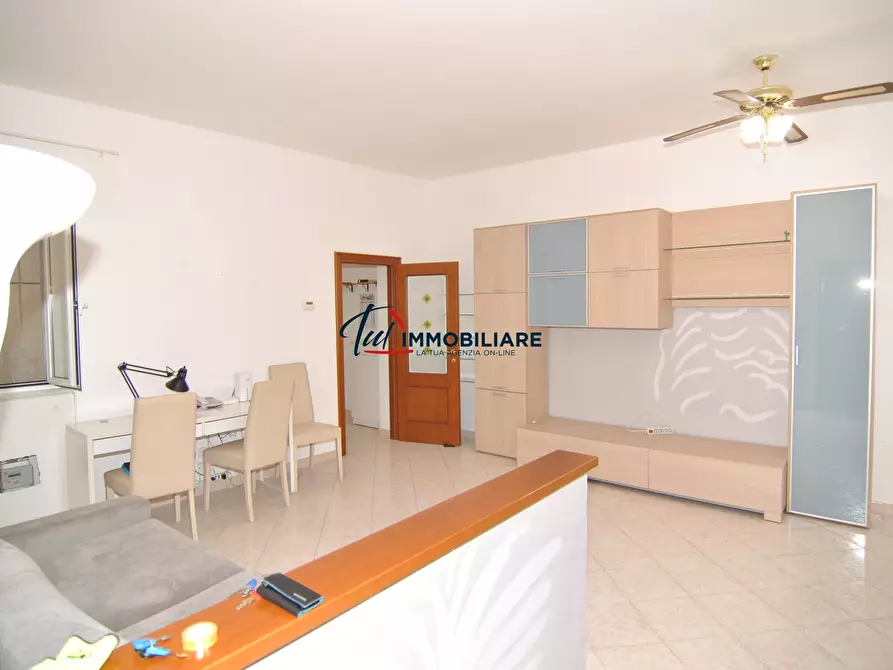 Immagine 2 di Trilocale in vendita  in Piazza Gavi 5 a Livorno