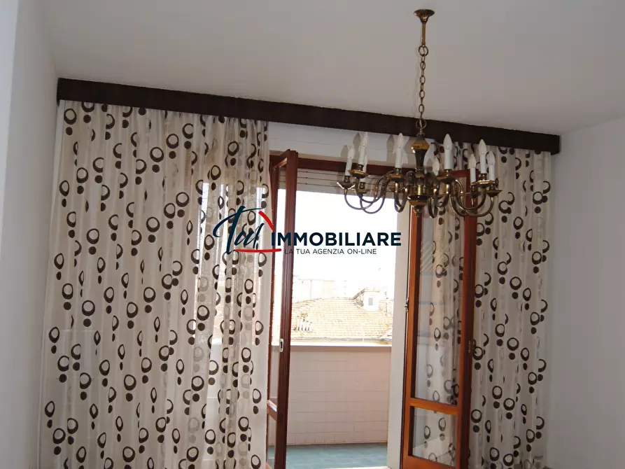 Immagine 14 di Pentalocale in vendita  in Viale Cassa di Risparmio 37 a Livorno