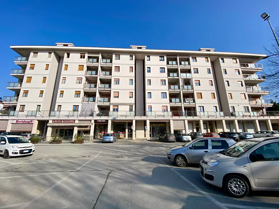 Immagine 1 di Attico in vendita  in Largo Delfino Orsi 2 a Dogliani