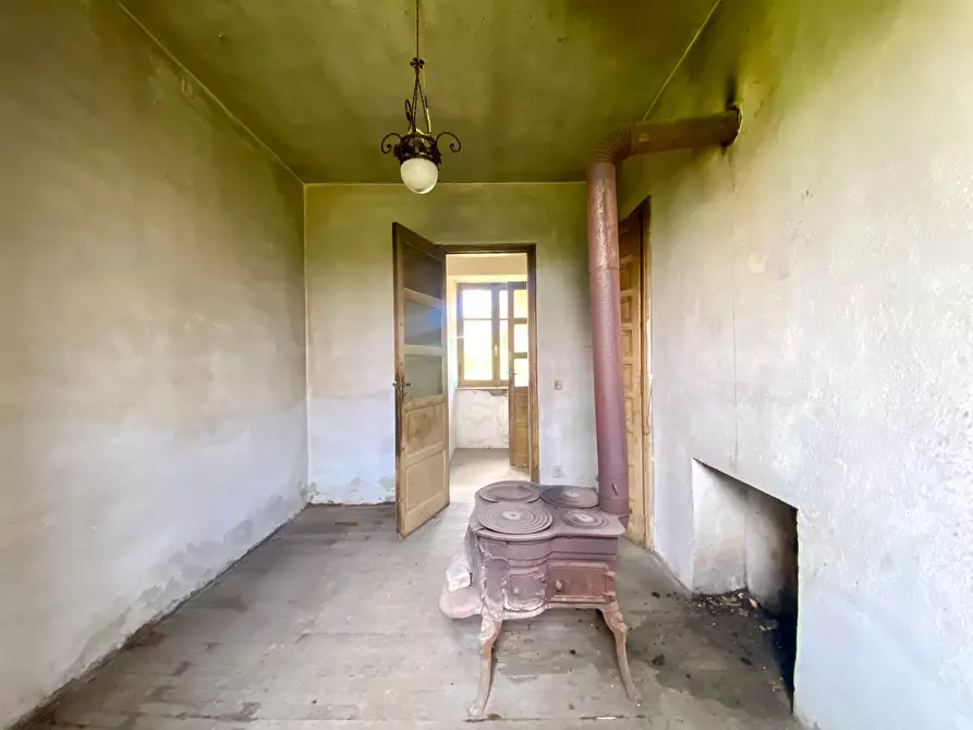 Immagine 30 di Rustico / casale in vendita  in Frazione Villa 8 a Serravalle Langhe