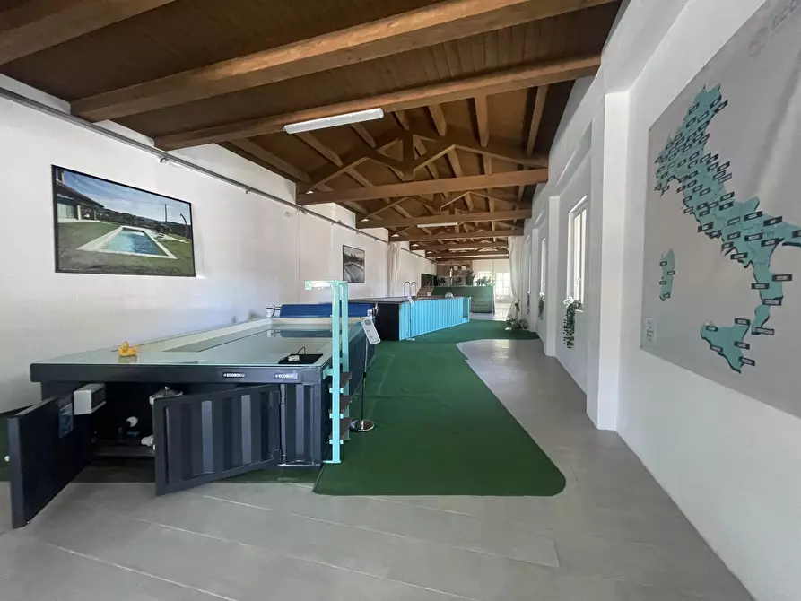 Immagine 7 di Laboratorio in vendita  in Via Savona 15 a Dogliani