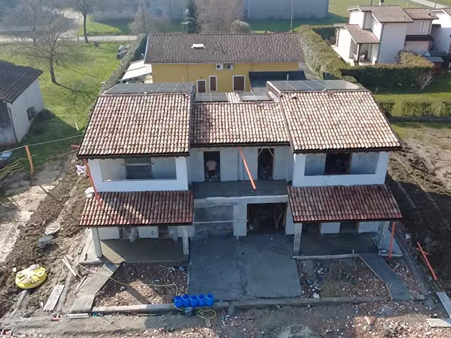 Immagine 2 di Villetta a schiera in vendita  in STRADA DELLA SACCA 6 a Sissa Trecasali