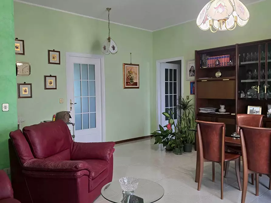 Immagine 1 di Trilocale in vendita  in viale delle esposizioni 83 a Parma