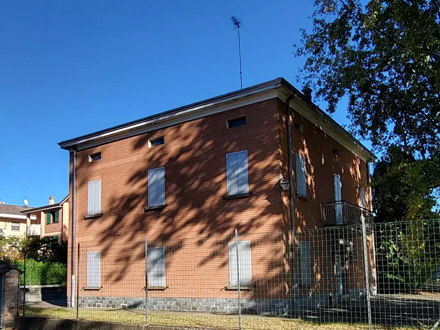 Immagine 48 di Villa in vendita  in Strada Cornazzano 3 a Sissa Trecasali