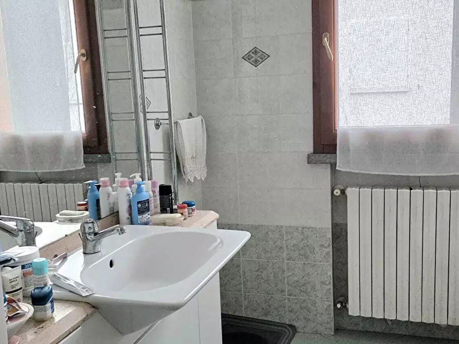 Immagine 28 di Trilocale in vendita  in Via Pezzarossa Vincenzo 2 a San Secondo Parmense