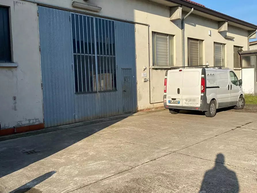 Immagine 3 di Attività artigianale in affitto  in Via Gaetano Donizetti 5 a San Secondo Parmense