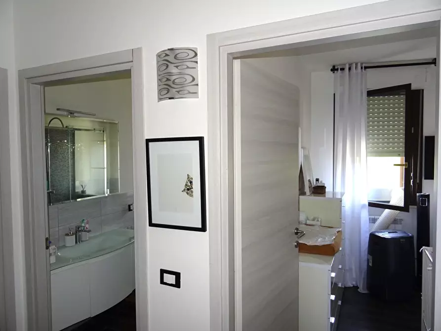 Immagine 17 di Trilocale in vendita  a Senigallia