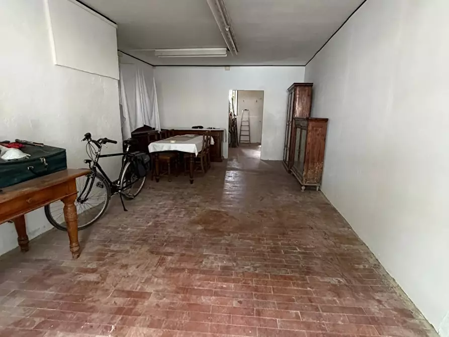 Immagine 10 di Laboratorio in vendita  a Senigallia
