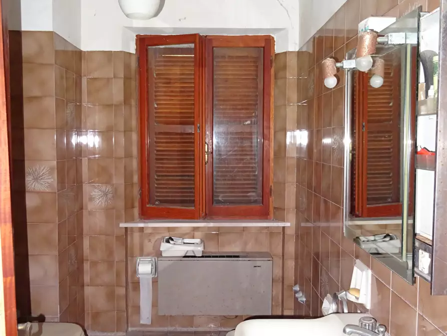 Immagine 13 di Casa indipendente in vendita  a Trecastelli