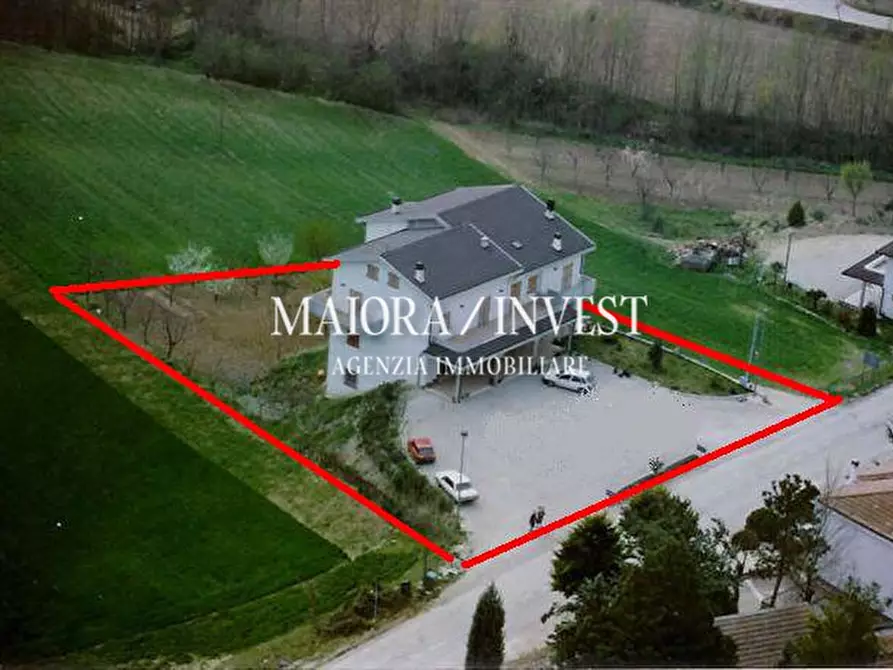 Immagine 1 di Rustico / casale in vendita  a Carassai