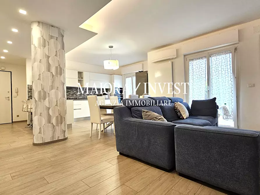 Immagine 1 di Pentalocale in vendita  a Grottammare