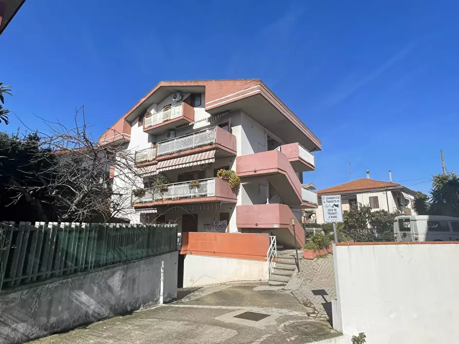 Immagine 22 di Trilocale in vendita  a Città Sant'angelo