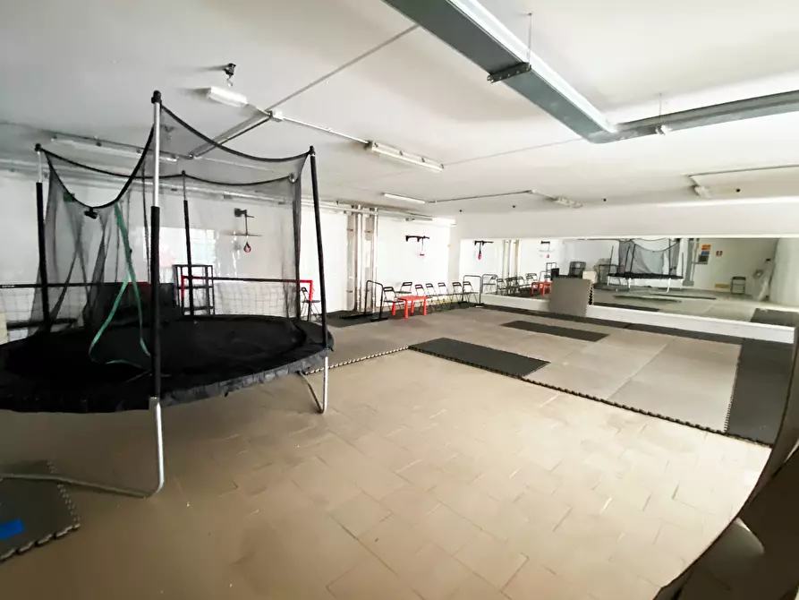 Immagine 3 di Laboratorio in vendita  in Via Europa 94 a Ortonovo