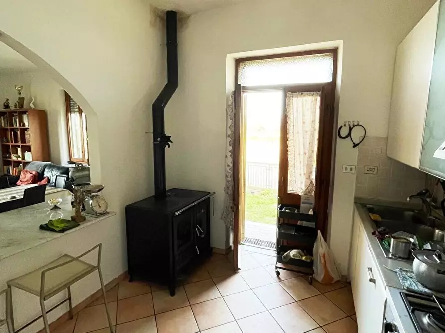 Immagine 11 di Rustico / casale in vendita  in Via Cerchio 33 a Ortonovo