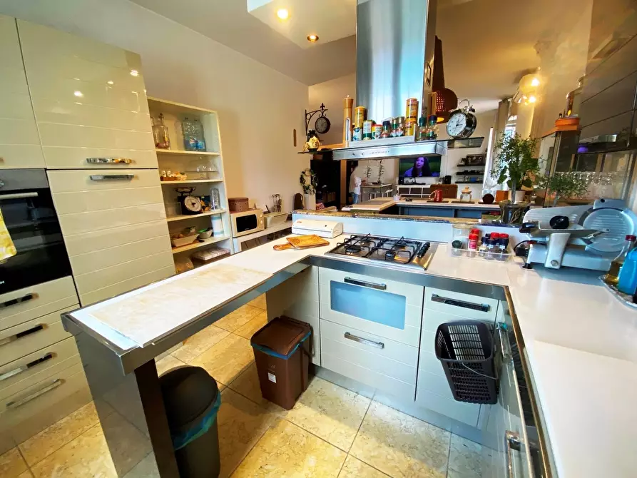 Immagine 5 di Quadrilocale in vendita  in Via Canale 30 a Castelnuovo Magra