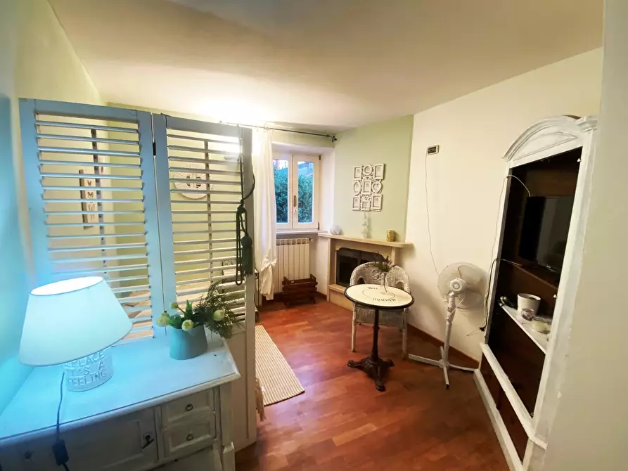 Immagine 1 di Porzione di casa in vendita  in Via Sottoportici 14 a Castelnuovo Magra