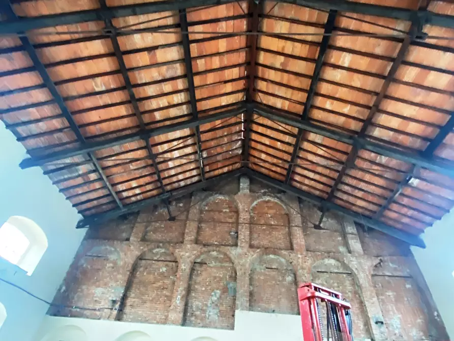 Immagine 5 di Attività artigianale in affitto  in Strada Statale 1 18 a Carrara